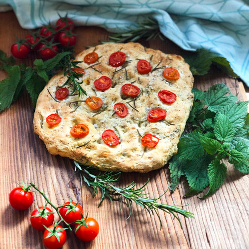 Focaccia Brennnesselsamen Kraftsamen Tomaten Kräuter gesund